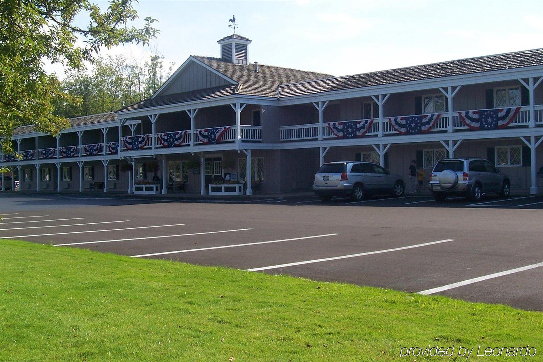 Webbs Year Round Resort Chautauqua Exterior photo